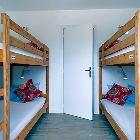 Sunshine - From 18 To 40 Years Only - Youth Hostel Foz do Arelho